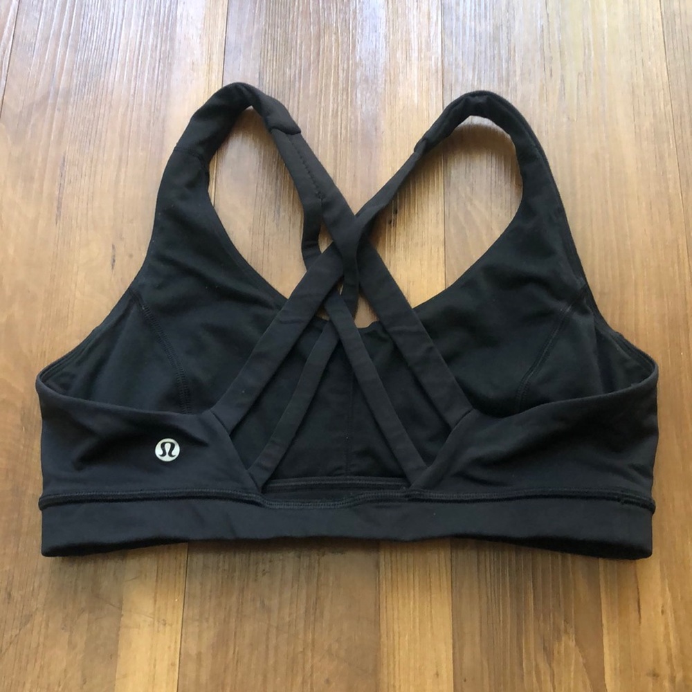 Lululemon black cross back sports bra
